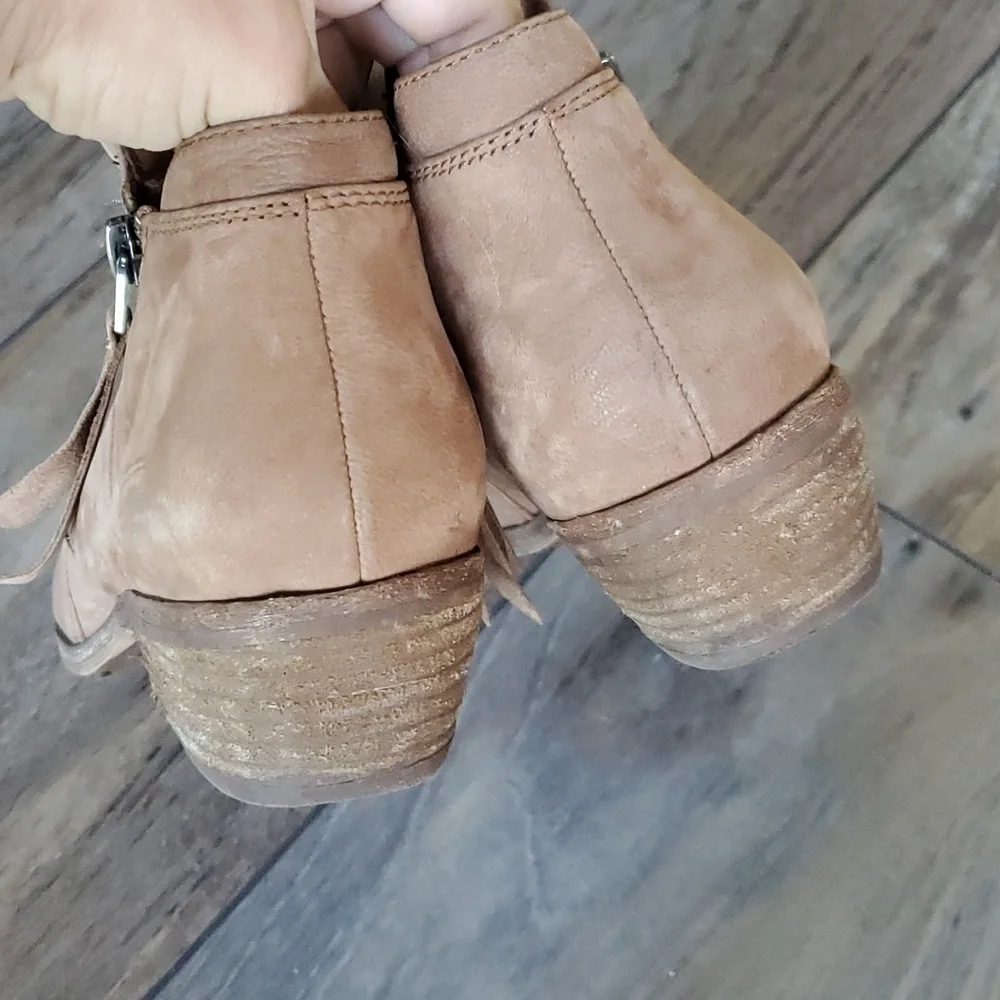 Sam Edelman good color